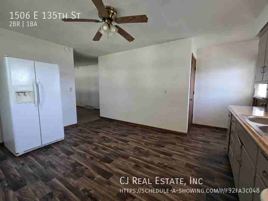 1506 E 135th St - Photo 5 of 9
