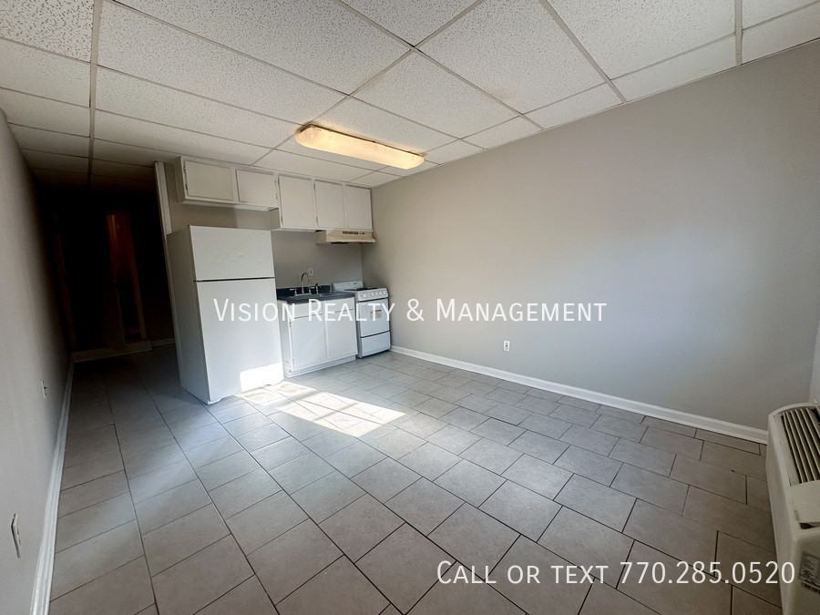 215 Buchanan St N Apt 1 #1 - Photo 2 of 9