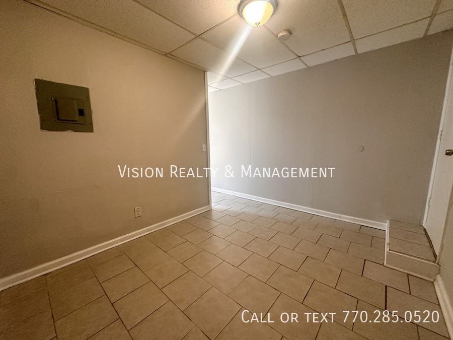 215 Buchanan St N Apt 1 #1 - Photo 7 of 9