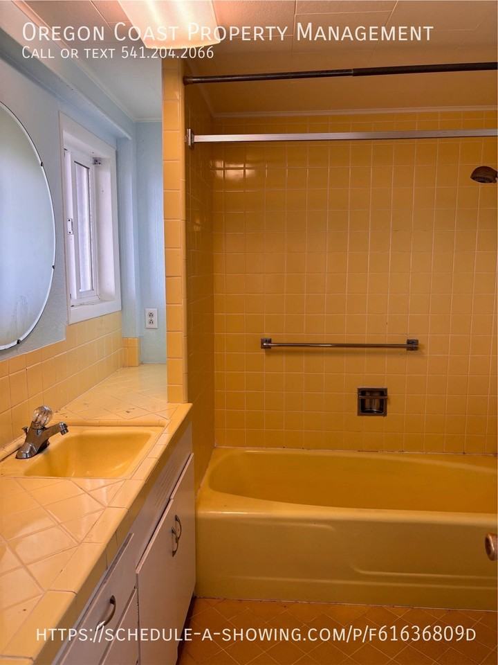 563 W 3rd St Unit 2 #2 - Photo 7 of 8