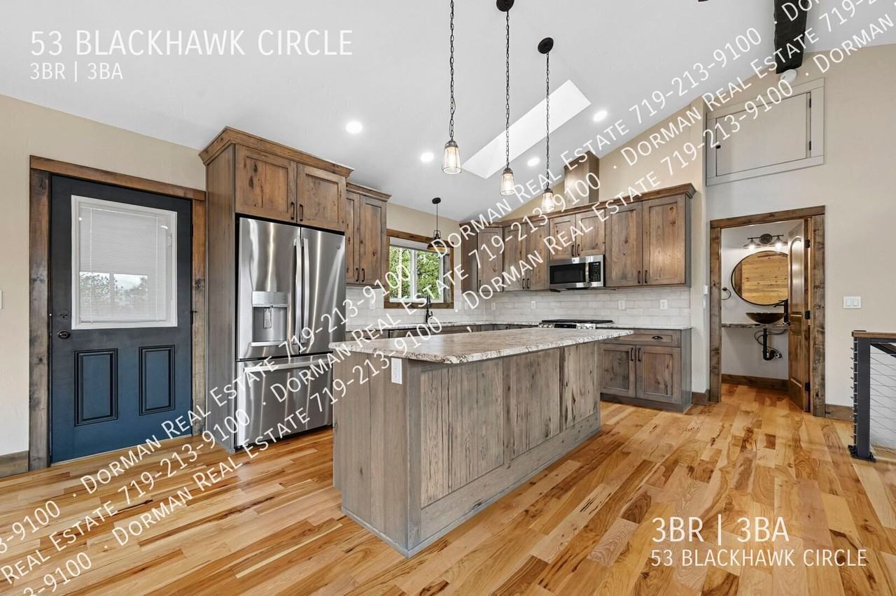 53 Blackhawk Cir - Photo 3 of 33