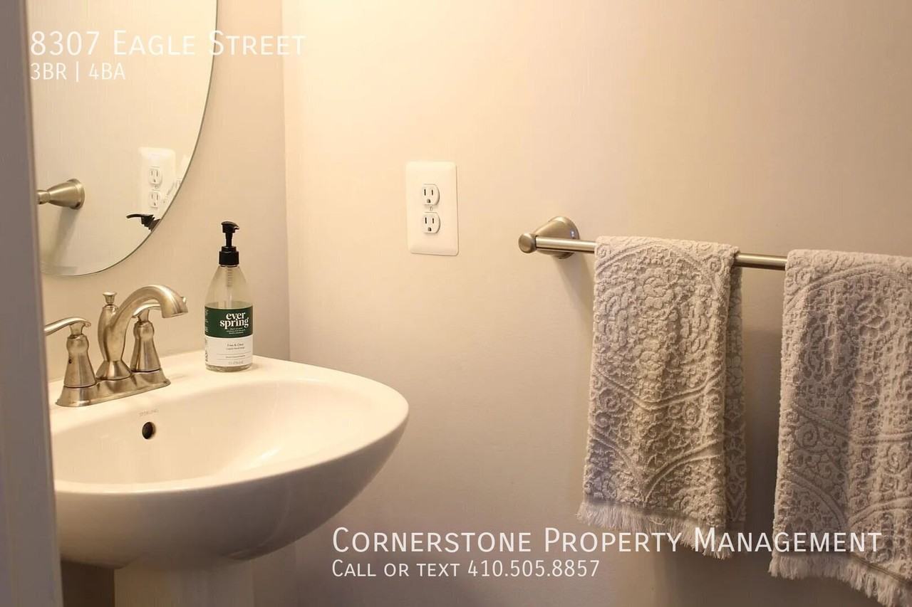 8307 Eagle St - Photo 3 of 35