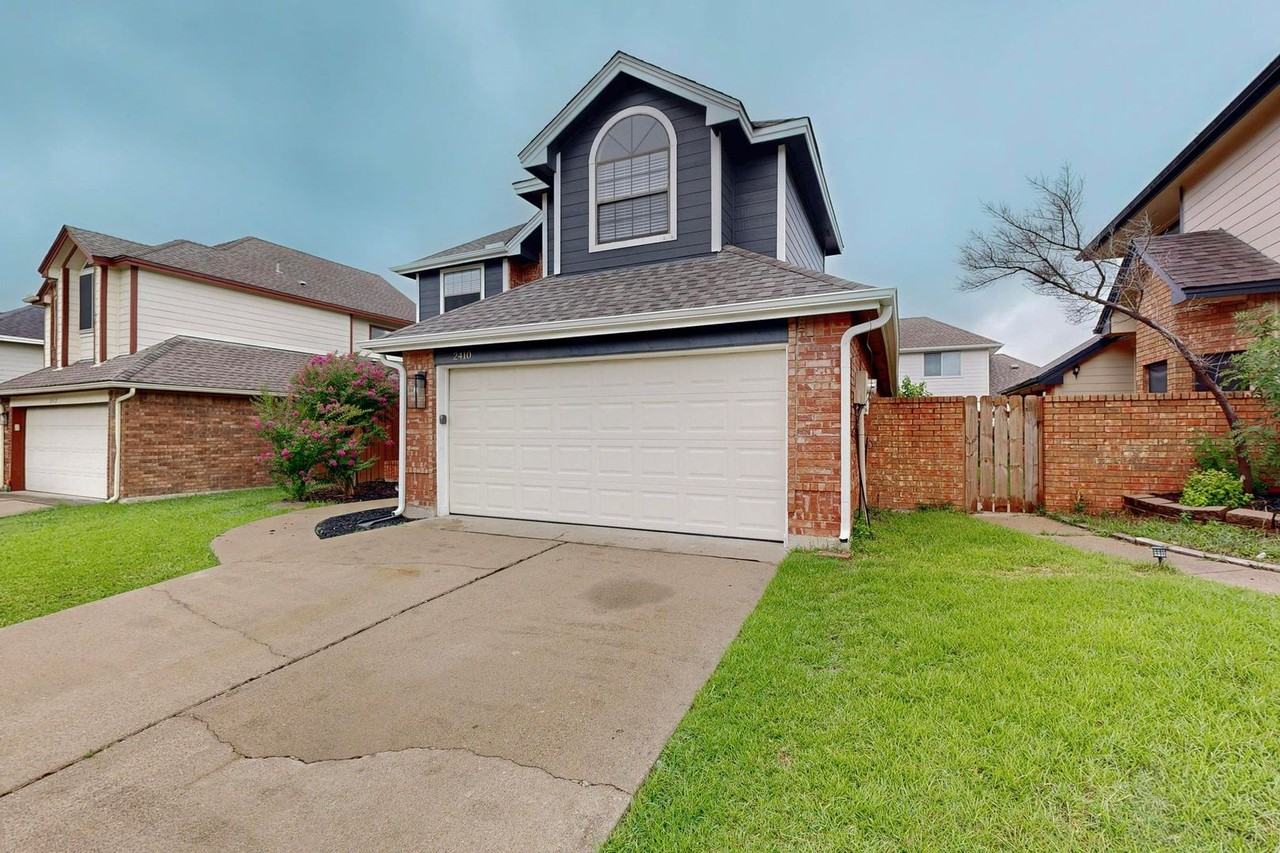 2410 Brooke Ct - Photo 4 of 43