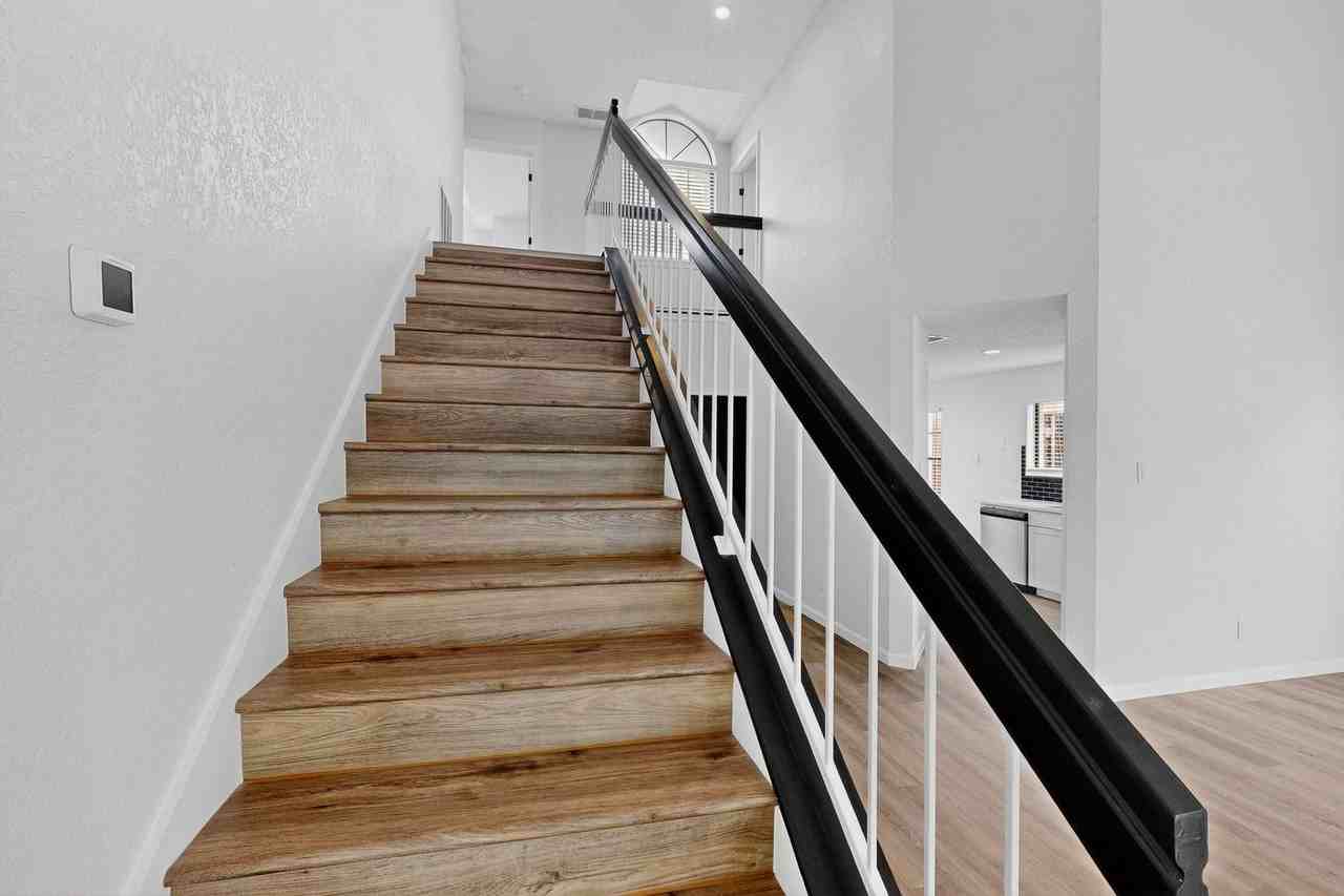 2410 Brooke Ct - Photo 7 of 43