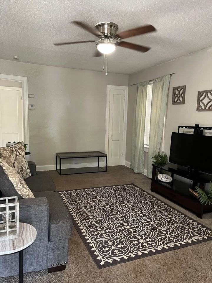 5418 Olive St - Photo 4 of 13