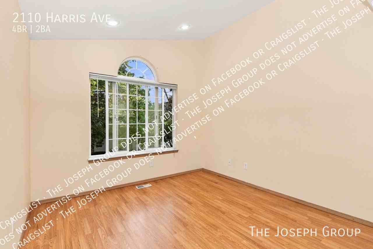 2110 Harris Ave - Photo 6 of 22