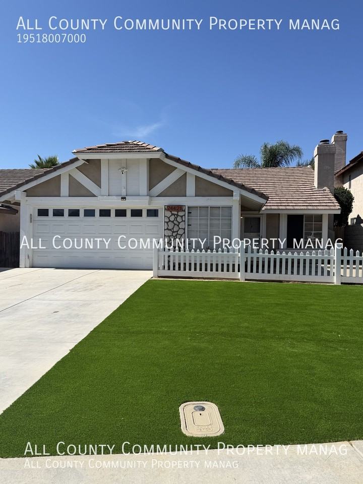 24421 Sagecrest Cir - Photo 2 of 31