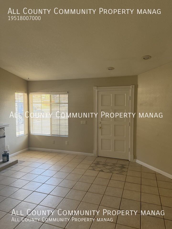 24421 Sagecrest Cir - Photo 3 of 31