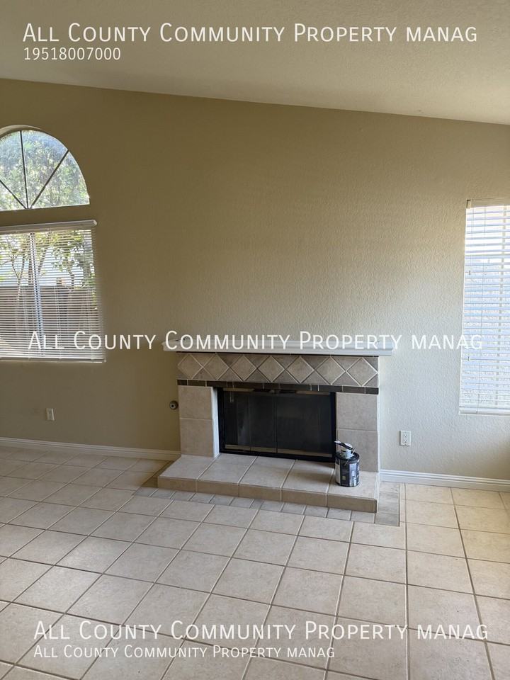 24421 Sagecrest Cir - Photo 4 of 31