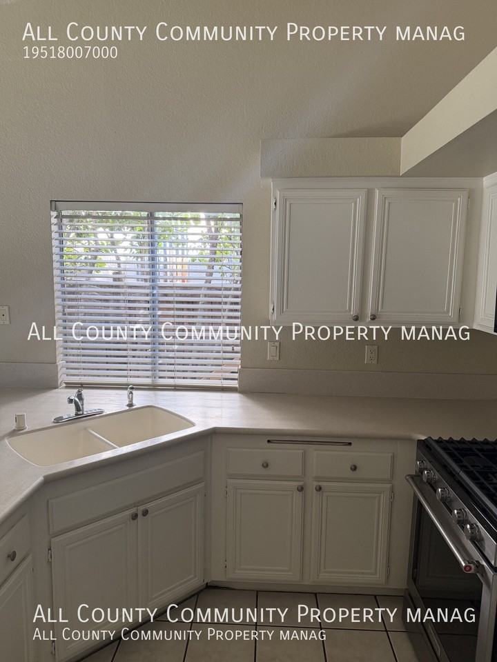 24421 Sagecrest Cir - Photo 6 of 31