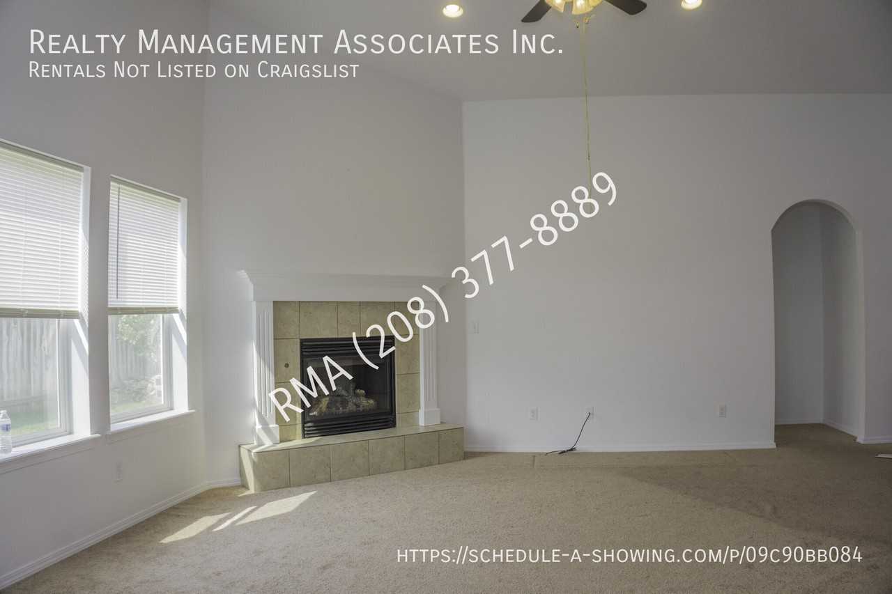 9781 W Bigwood Dr - Photo 3 of 14