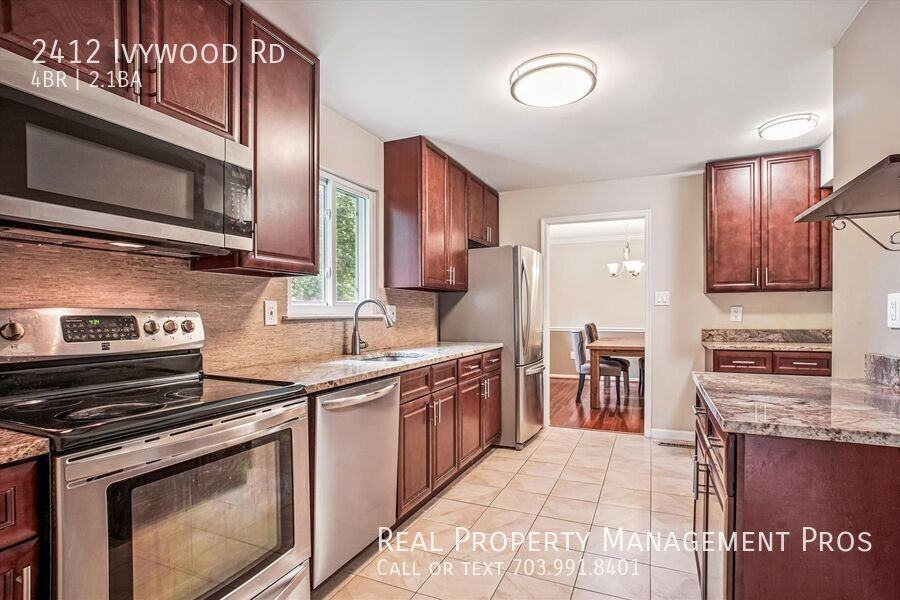 2412 Ivywood Rd - Photo 4 of 50