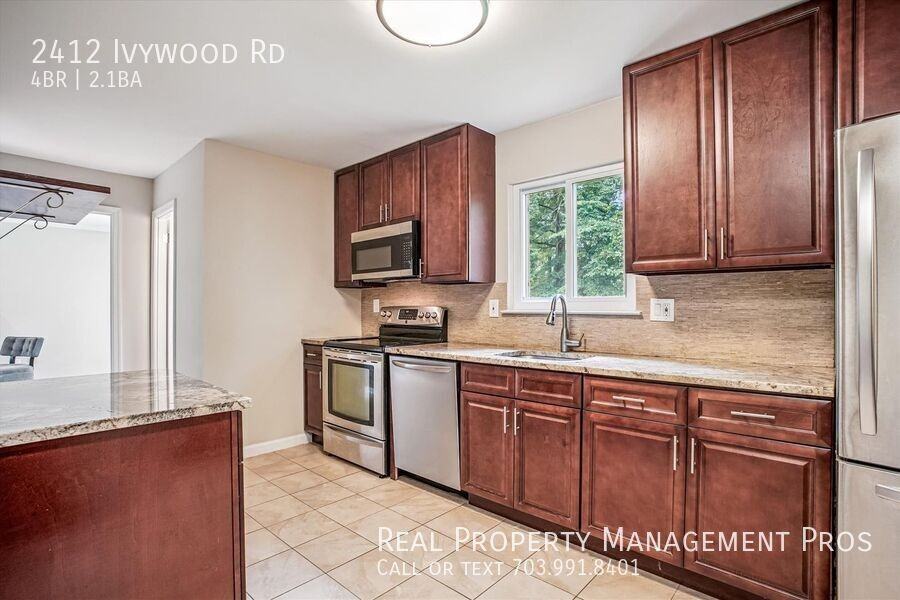 2412 Ivywood Rd - Photo 5 of 50
