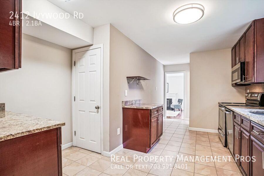 2412 Ivywood Rd - Photo 6 of 50
