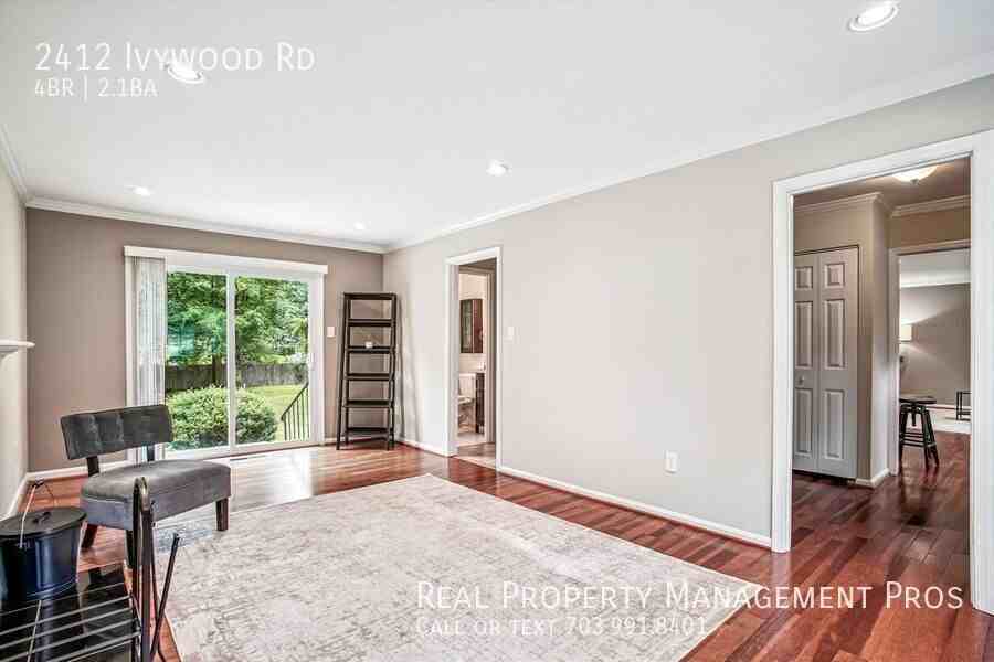 2412 Ivywood Rd - Photo 7 of 50