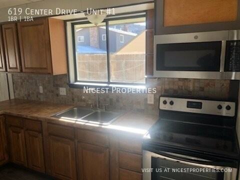 619 Center Dr #1 - Photo 3 of 22