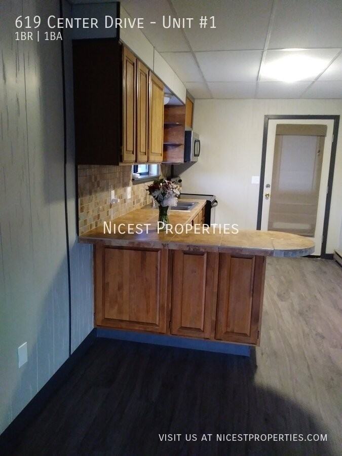 619 Center Dr #1 - Photo 5 of 22