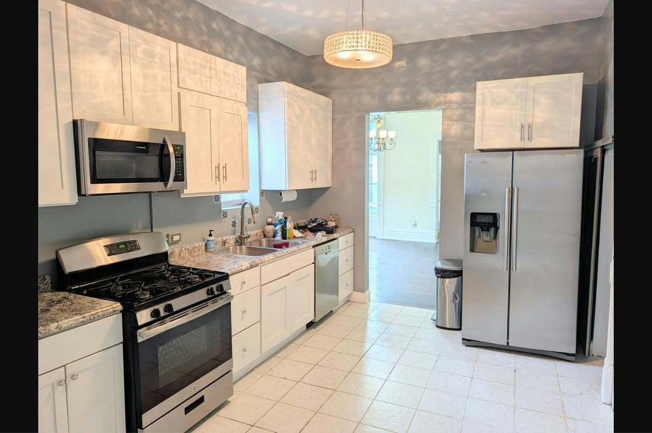 229 South Racine Avenue, Unit 1 - Photo 4 of 14