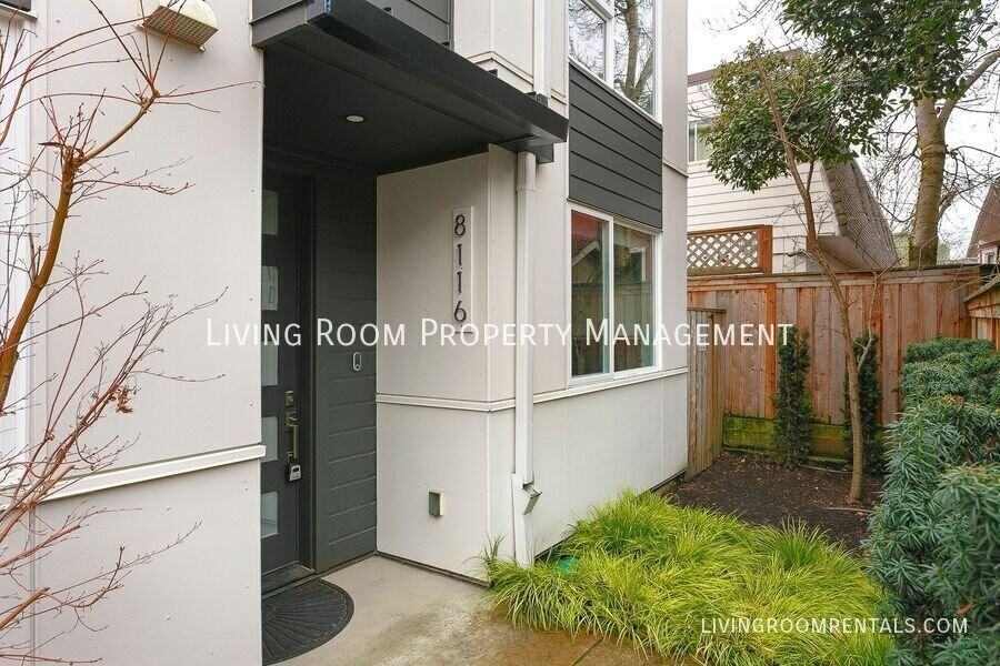8116 N Jersey St - Photo 2 of 12