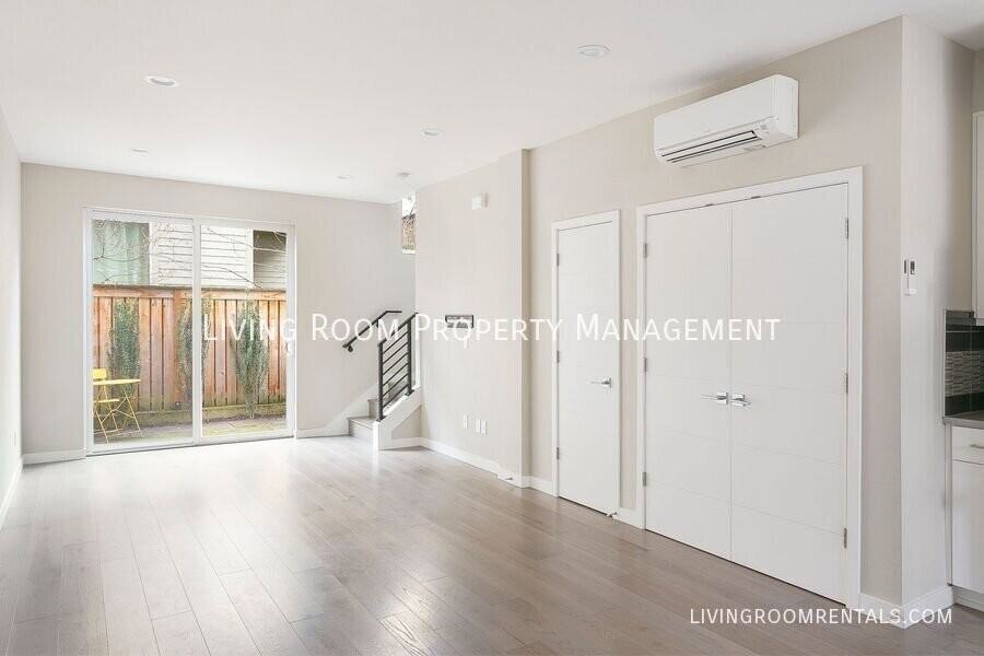 8116 N Jersey St - Photo 3 of 12