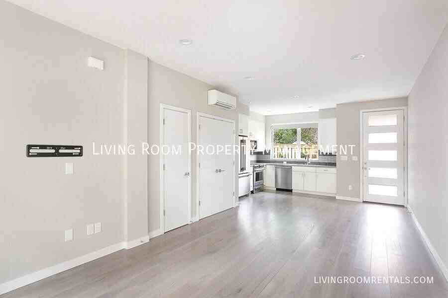 8116 N Jersey St - Photo 4 of 12