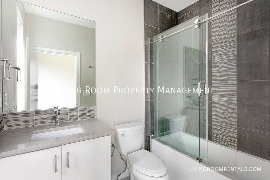 8116 N Jersey St - Photo 7 of 12