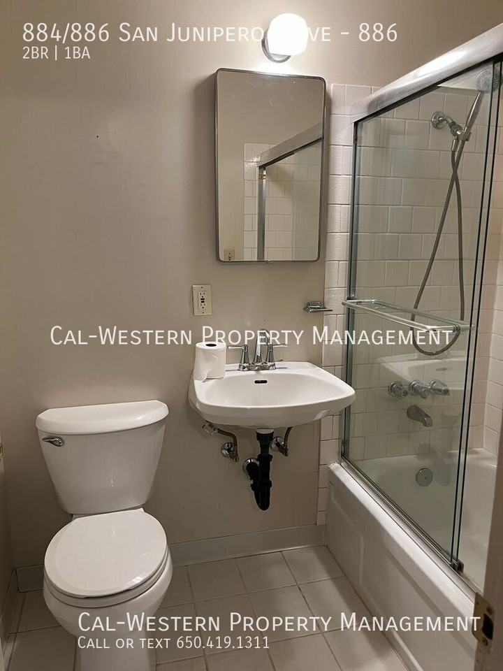 886 San Junipero Dr #886 - Photo 5 of 12
