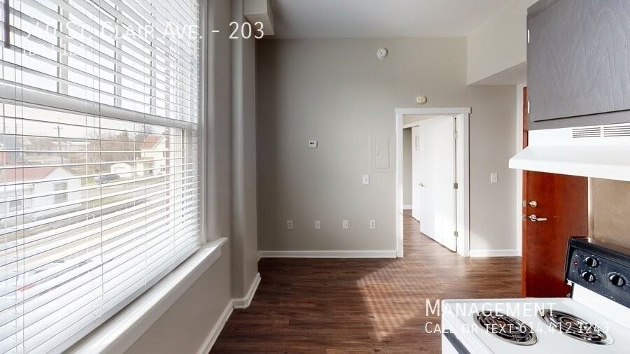 340 Saint Clair Ave #203