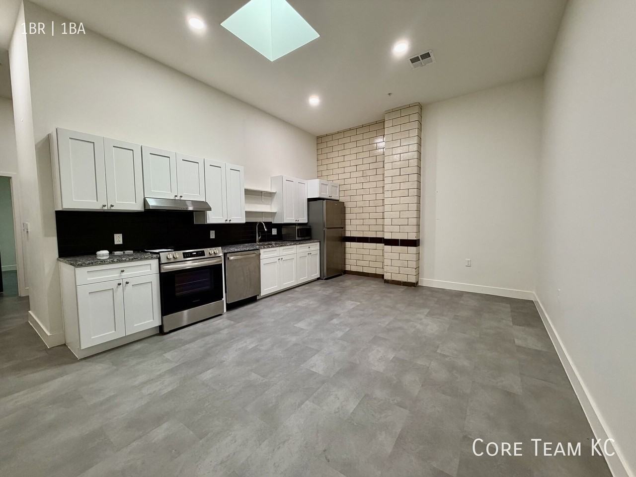 3100 Gillham Plz #227 - Photo 4 of 20