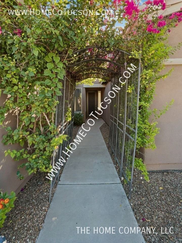 4232 N Sunset Cliff Dr - Photo 6 of 50
