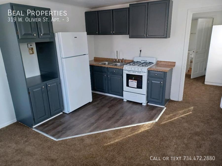319 W Oliver St #3 - Photo 5 of 6