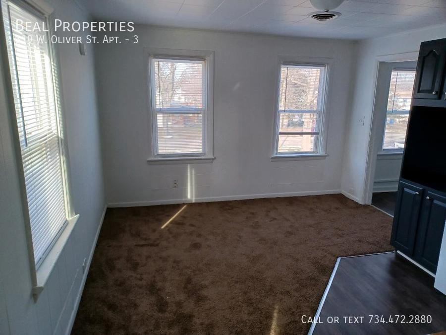 319 W Oliver St #3 - Photo 6 of 6