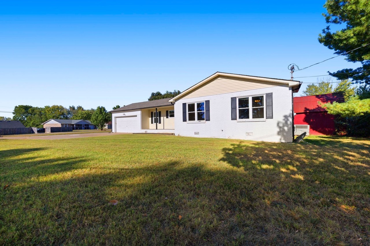 702 Hugh Hunter Rd - Photo 4 of 45