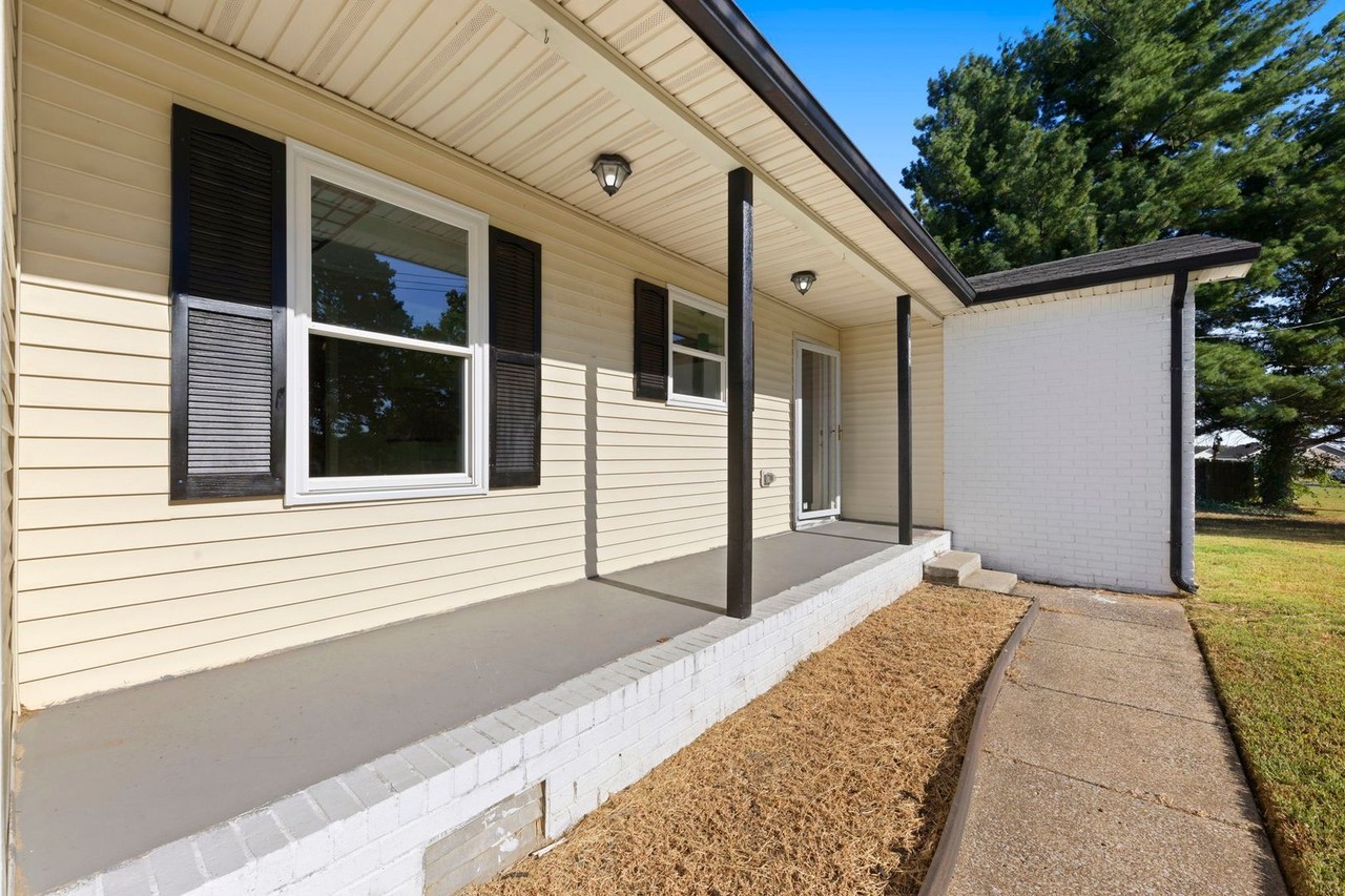702 Hugh Hunter Rd - Photo 3 of 45