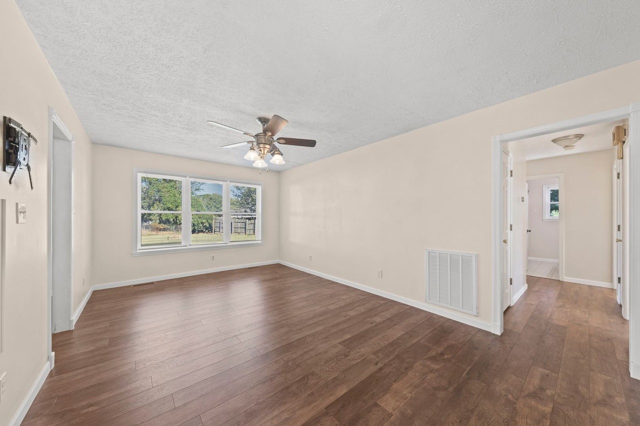 702 Hugh Hunter Rd - Photo 7 of 45
