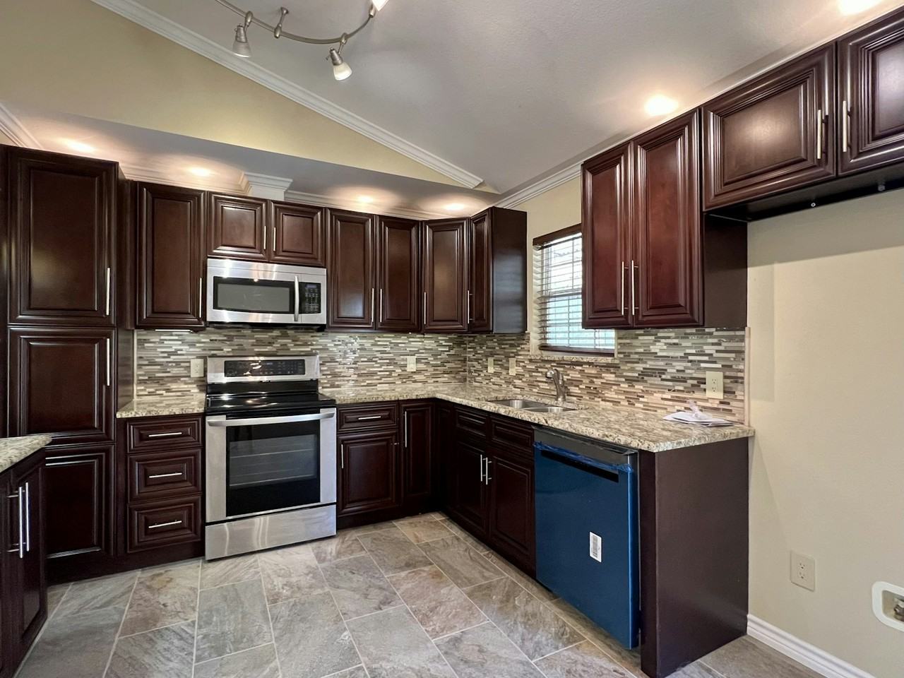 10815 Hermosa Drive - Photo 2 of 28