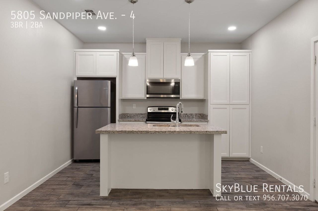 5805 Sandpiper Ave #4 - Photo 6 of 18