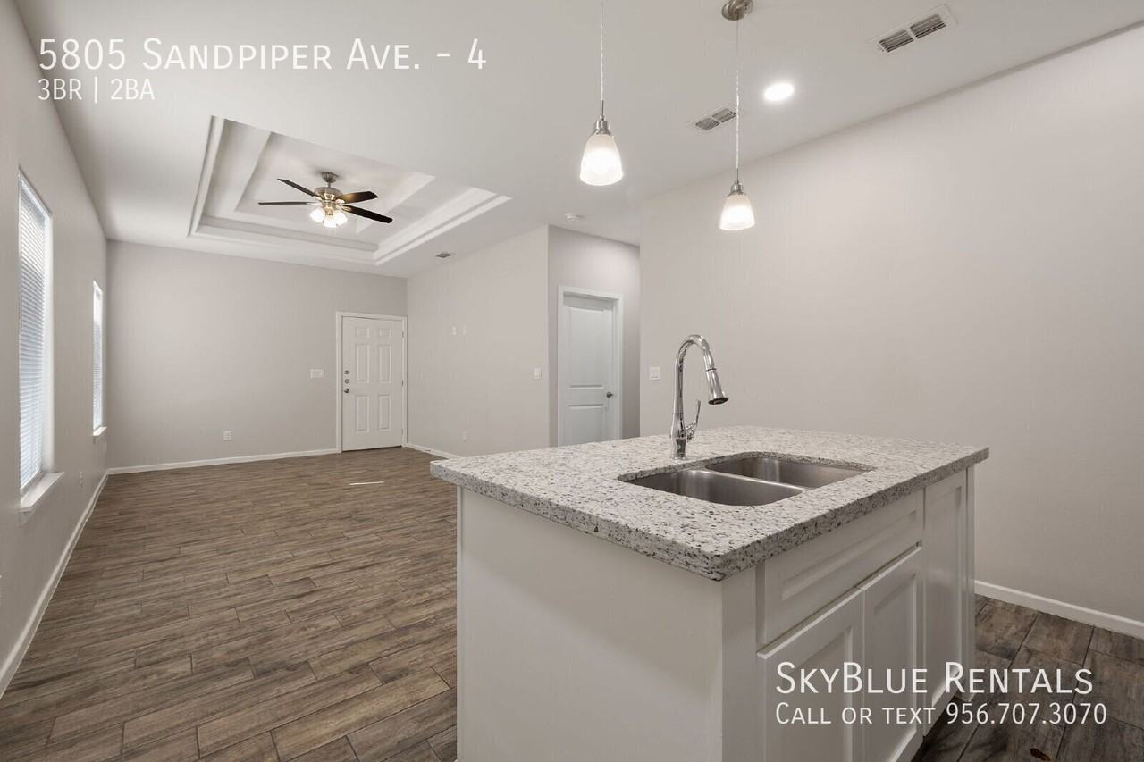 5805 Sandpiper Ave #4 - Photo 7 of 18