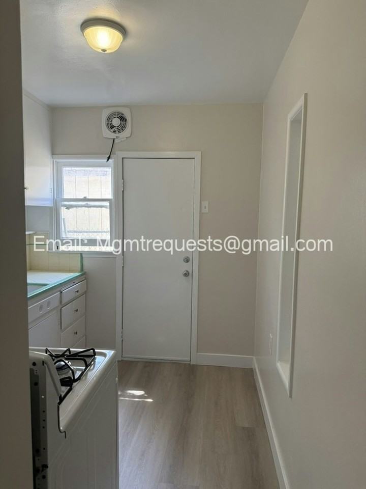 3848 Locust Street, Unit 3850 - Photo 4 of 6