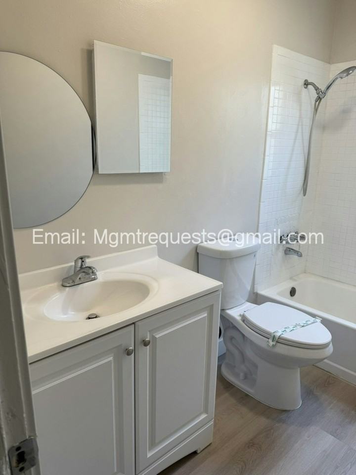 3848 Locust Street, Unit 3850 - Photo 5 of 6