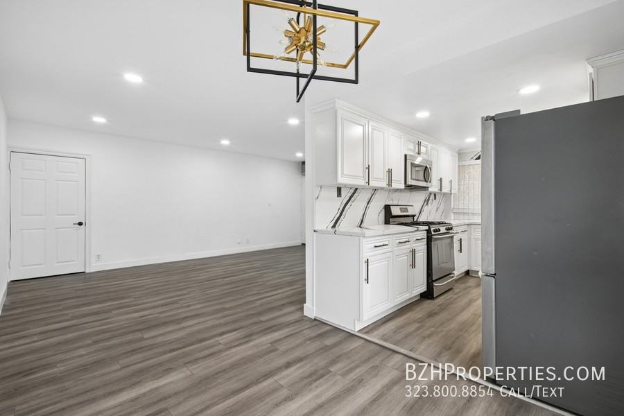 807 N Alfred St #1 - Photo 3 of 19