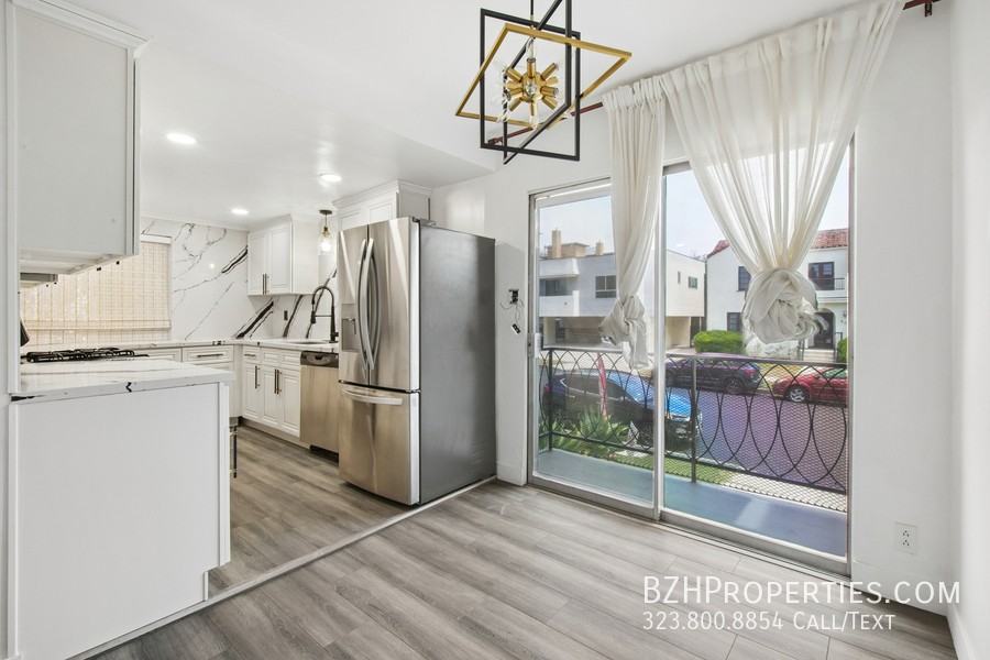 807 N Alfred St #1 - Photo 5 of 19