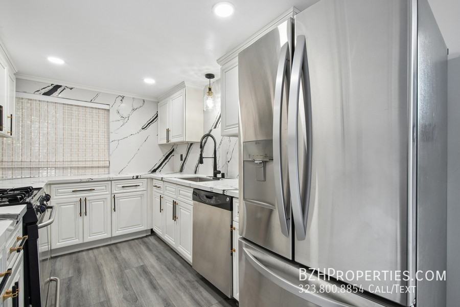 807 N Alfred St #1 - Photo 7 of 19