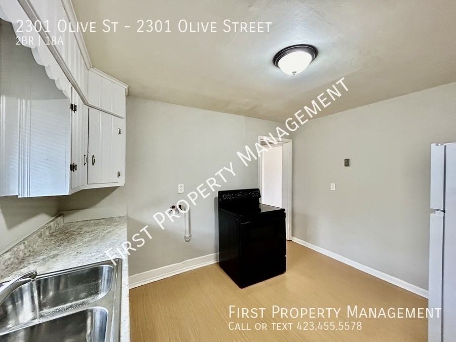 2301 Olive St - Photo 6 of 14