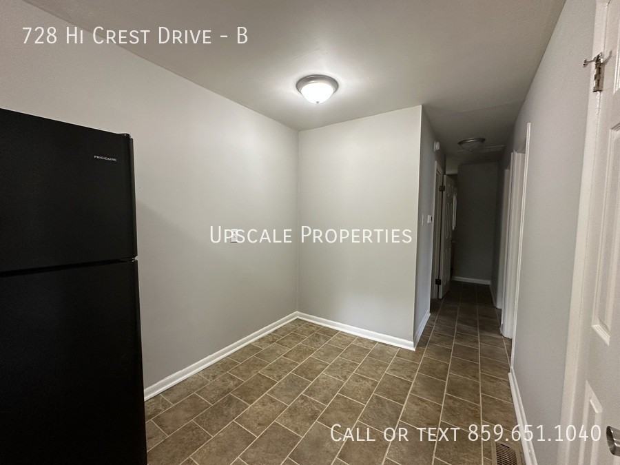 728 Hi Crest Dr #B - Photo 5 of 11