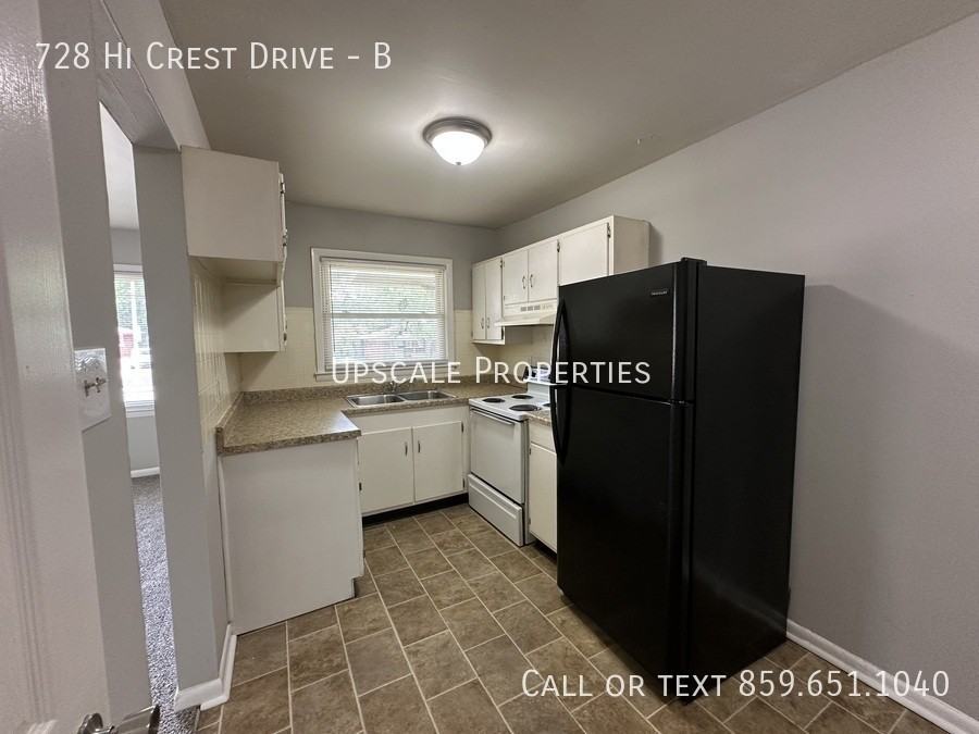 728 Hi Crest Dr #B - Photo 6 of 11