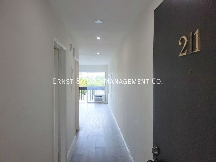 1061 Park Ave #211 - Photo 2 of 18