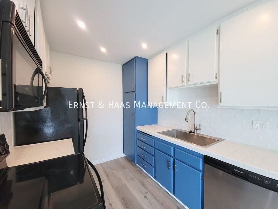 1061 Park Ave #211 - Photo 6 of 18
