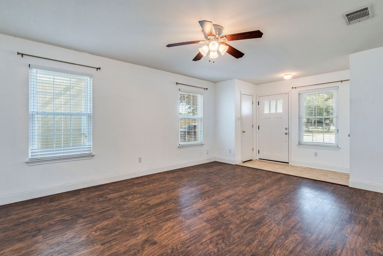 12824 Saint Mary Dr - Photo 6 of 27