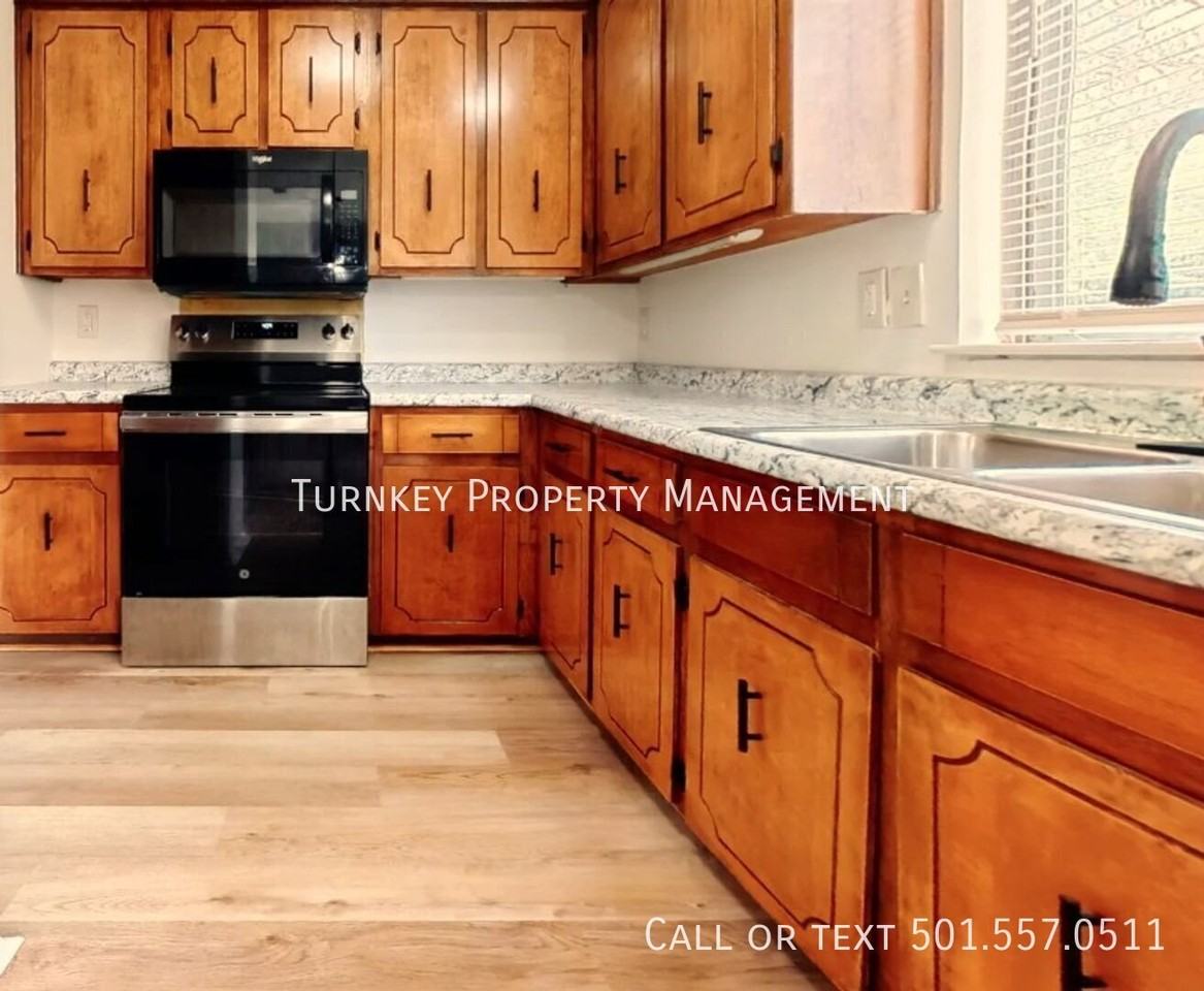 1805 Joyce Ct - Photo 2 of 13